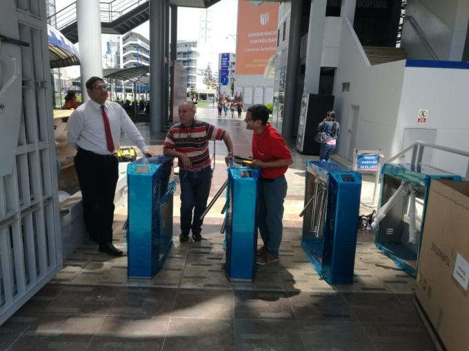 High Performance 304 Tripod Barrier Gate Drop Arm Turnstile With Light Strip 4